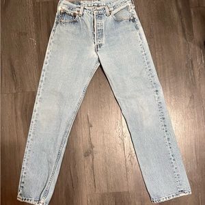 Vintage Levi’ 501 made in USA size 26/27